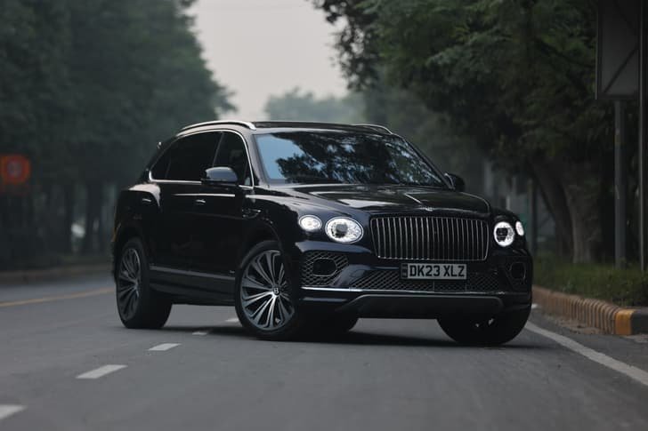 Bentley Bentayga photo