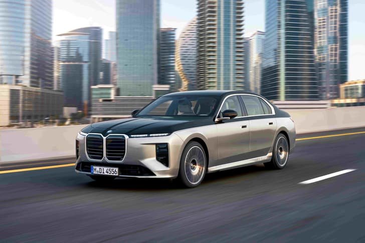 BMW 7 Series photo
