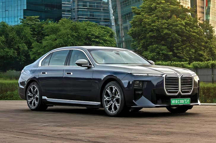 BMW i7 photo