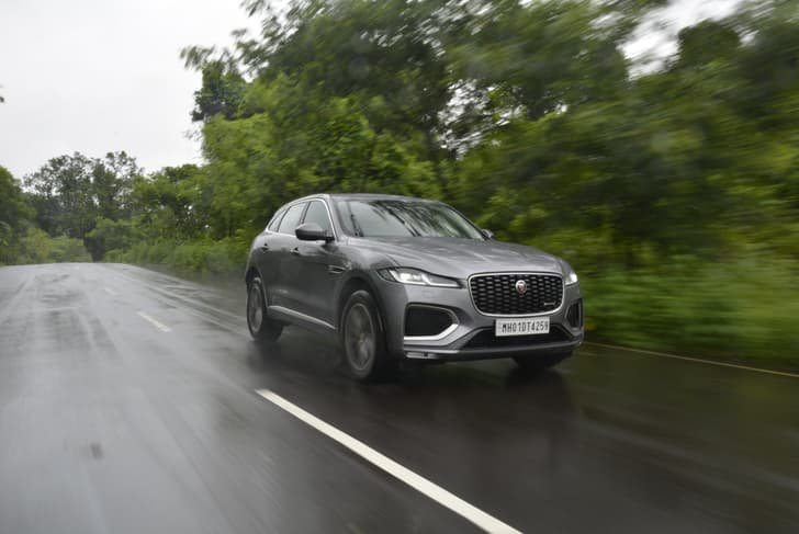 Jaguar F-Pace photo