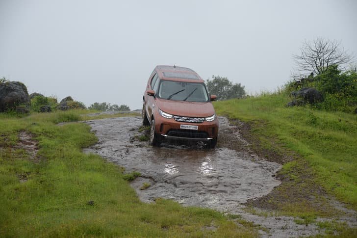 Land Rover Discovery photo