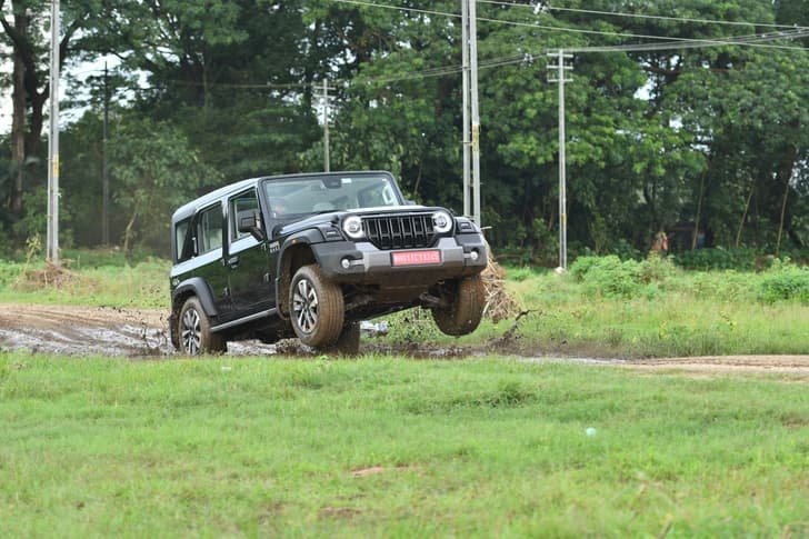 Mahindra Thar Roxx photo
