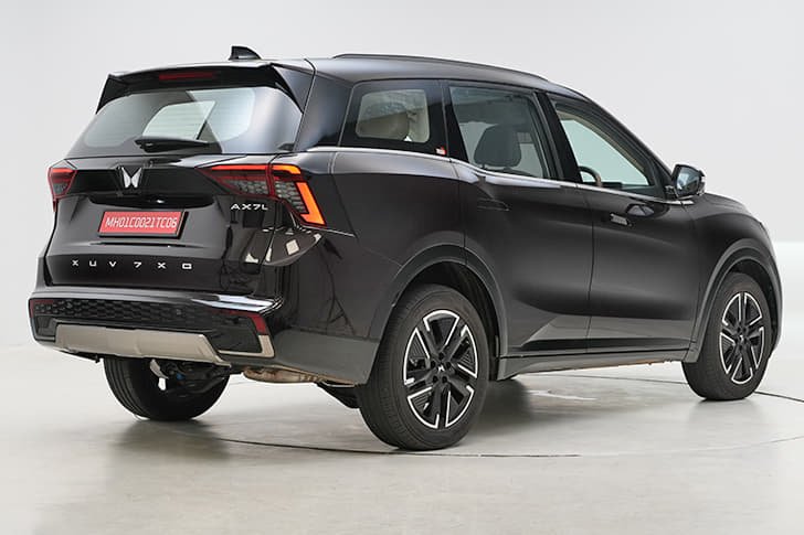Mahindra XUV 7XO photo
