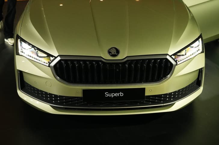 Skoda Superb photo