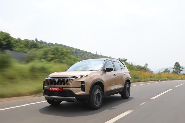 Tata Safari photo