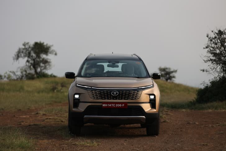 Tata Safari photo