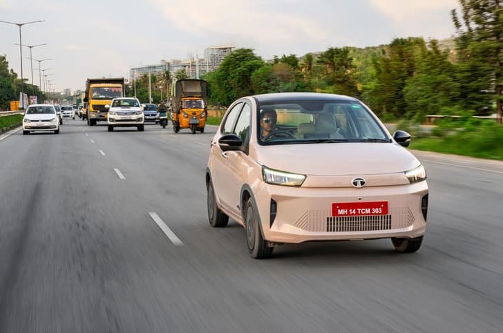 Tata Tiago EV photo