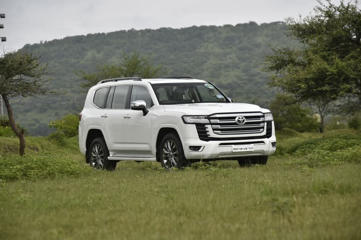 Toyota Land Cruiser photo