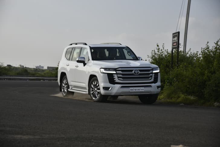 Toyota Land Cruiser photo