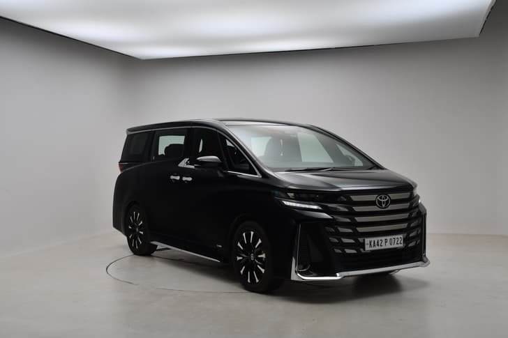 Toyota Vellfire photo